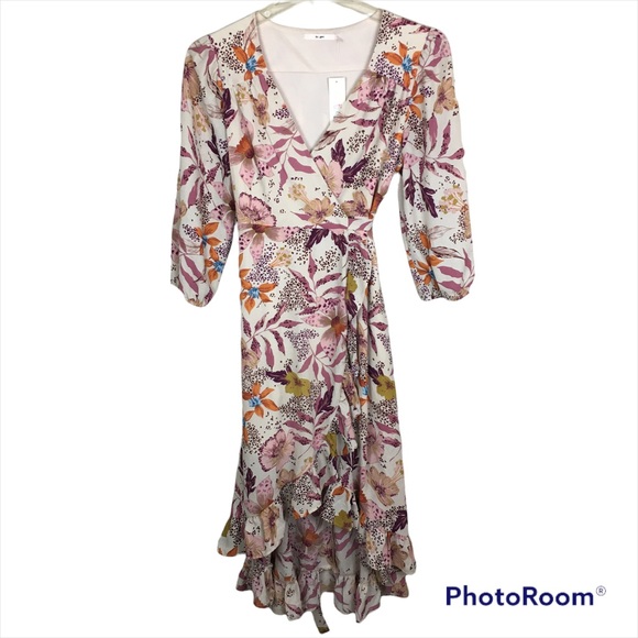 Francesca's Collections Dresses & Skirts - Francesca's floral hi low wrap midi dress with  ruffle hem